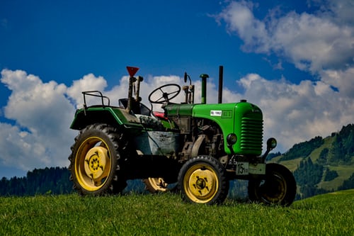 What is a Lawn Tractor