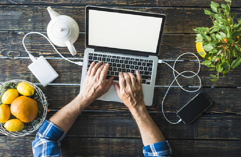 alternative ways to charge a laptop