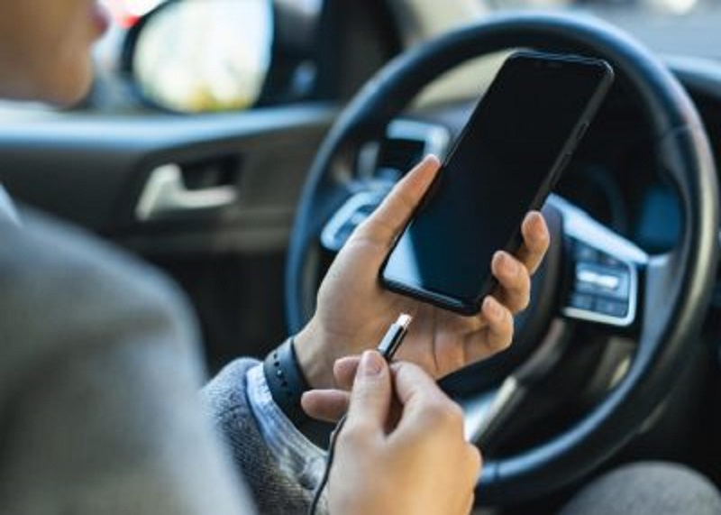 SIMPLE WAYS TO MAKE YOUR PHONE CHARGE FAST