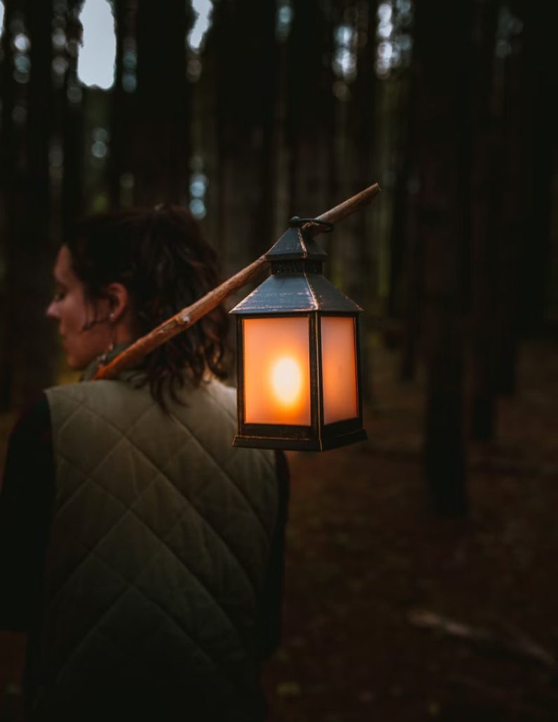 PORTABLE LED LANTERN FOR CAMPING